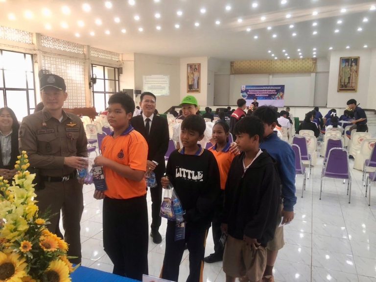 ร่วมกิจกรรมในโครงการ ”ศาลเยาวชนห่วงใย ร่วมใจชุมชน ป้องกันการกระทำความผิดในเด็กและเยาวชนจังหวัดกำแพงเพชร“